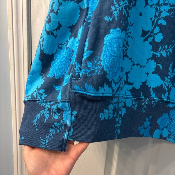 NWT FP Movement Sprint To The Finish Printed Hoodie in Blue Floral, size Medium - Picture 11 of 12
